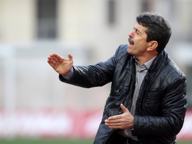 Συζήτηση και με Πετράκη