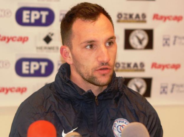 «Σε μία νύχτα… άσχετοι»