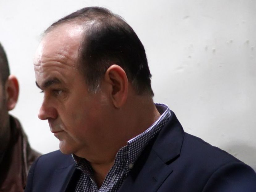 Έμειναν… δύο ξένοι