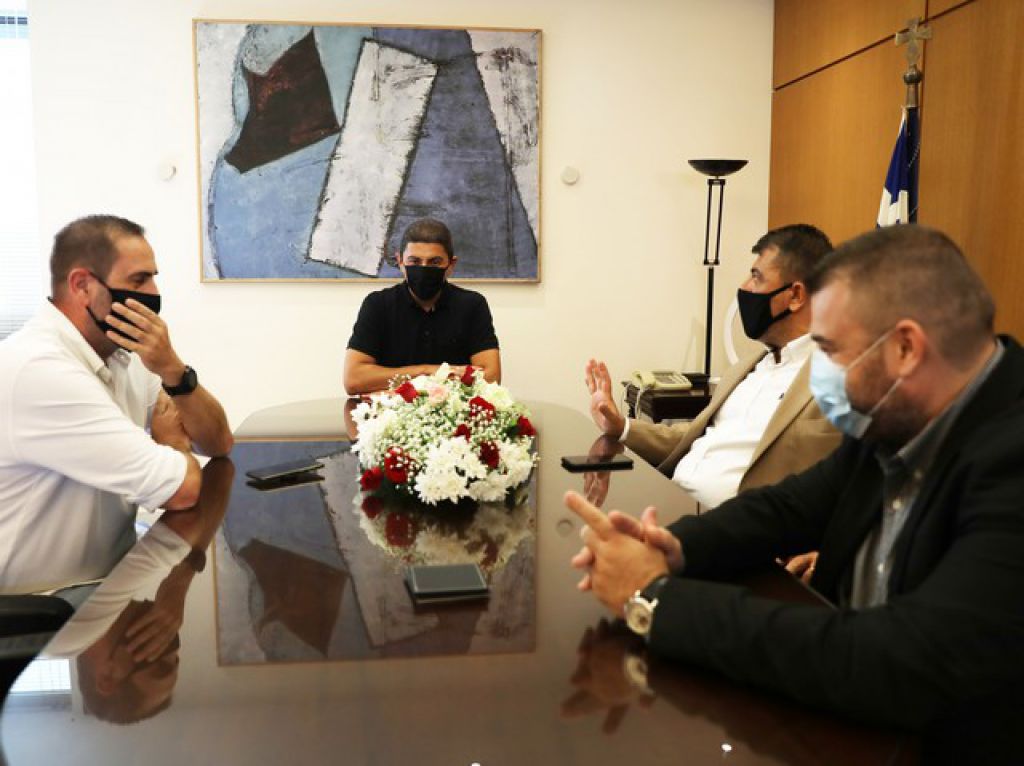 Επικροτεί τους δύο ομίλους ο Αυγενάκης