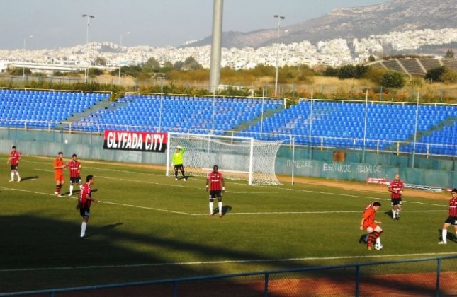 Φήμες για Χειρίδη στη Γλυφάδα