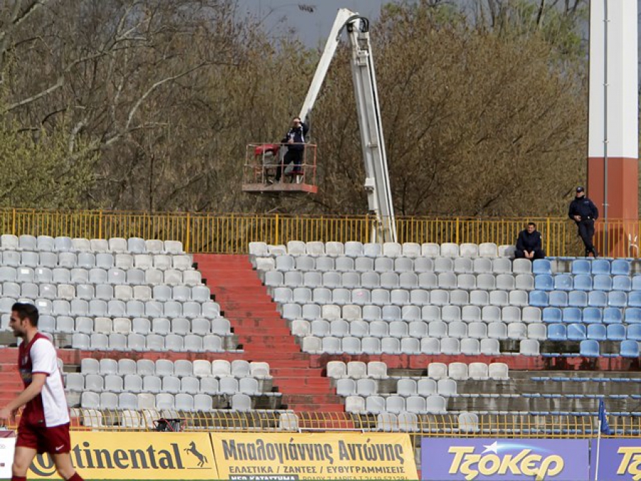 Με… γερανό στο Αλκαζάρ (photos)