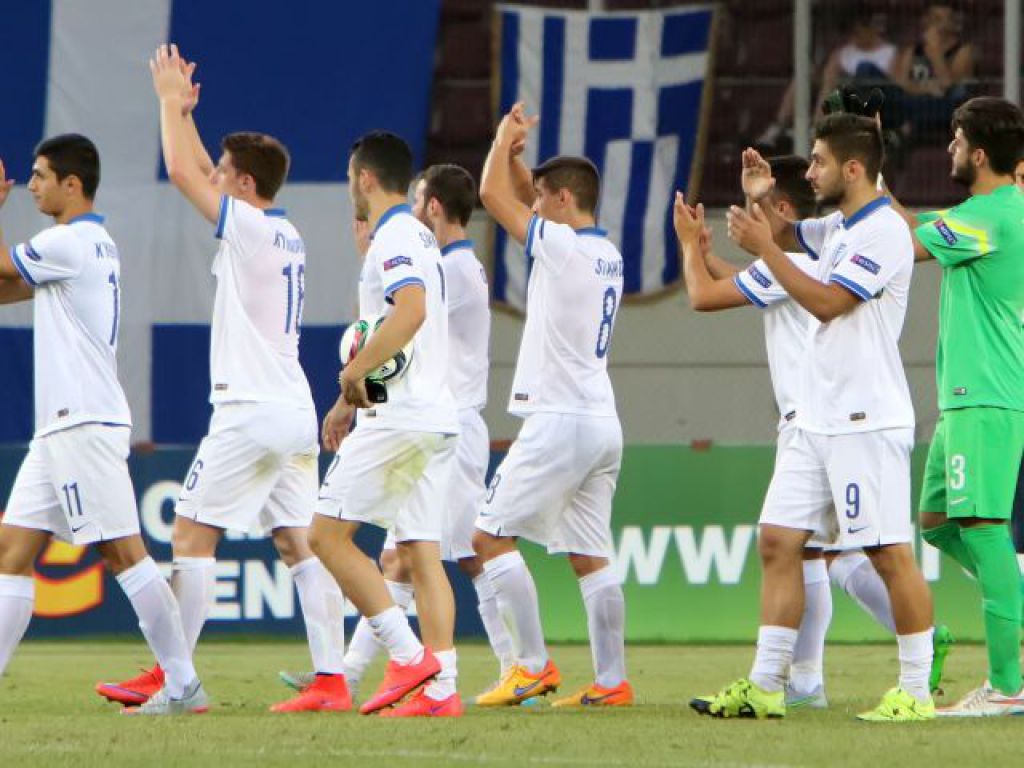 Ένας βασικός, ένας στον πάγκο