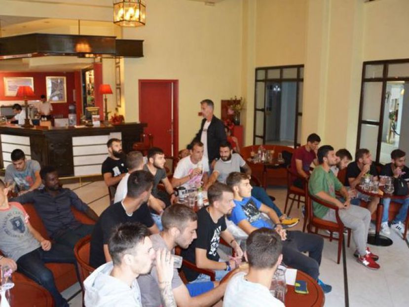 Δείπνο και πρεμιέρα (photos)