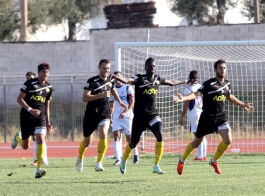 Καταλήγει σε πρόσωπα