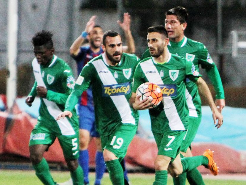Χωρίς τέσσερις με Κέρκυρα