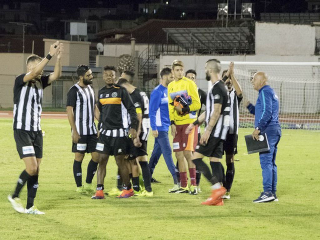 Παίζει με Παναιτωλικό