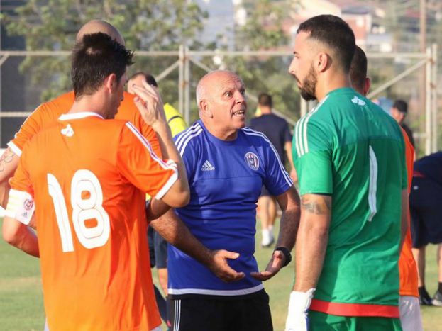 Ήττα με… νέους η Καλλονή