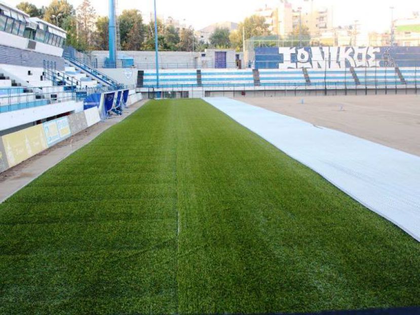 Με νέο χλοοτάπητα (pics)