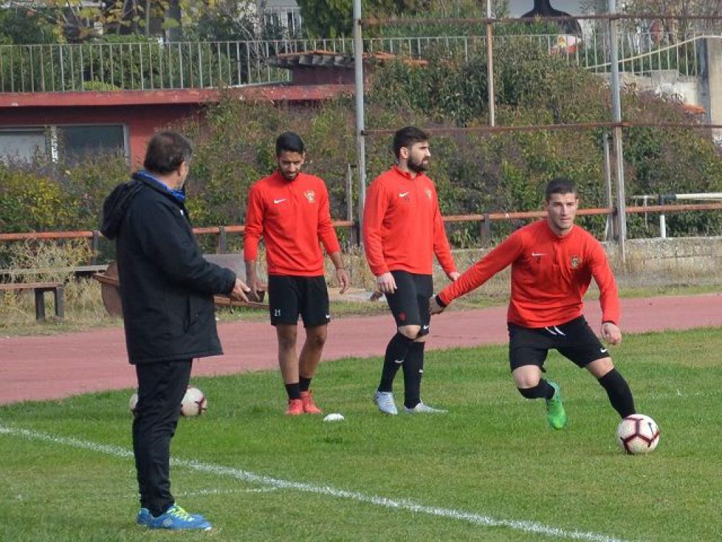 Επιστροφή Αγτζίδη