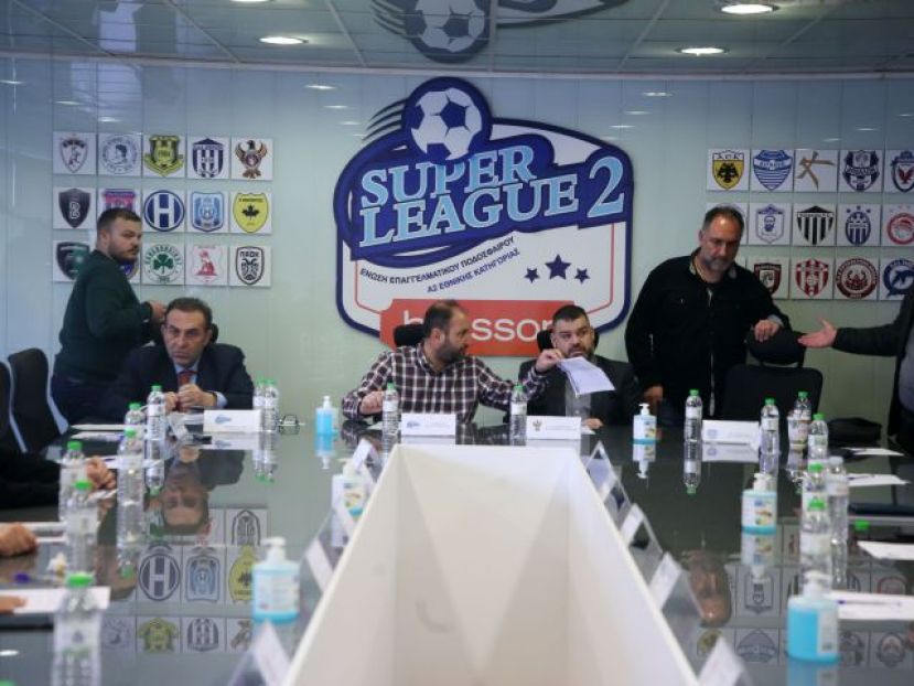 Απειλή ανάκλησης δελτίων σε 13 ΠΑΕ
