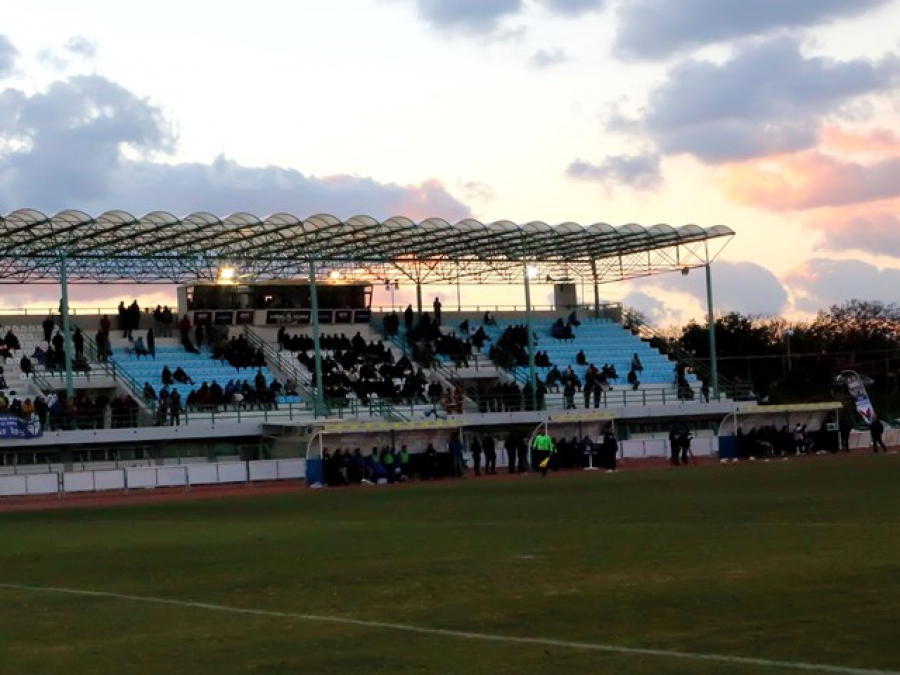 Με μαύρα περιβράχιονια…