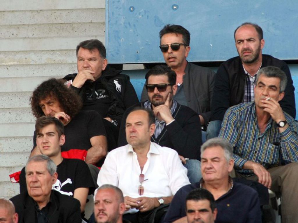 Πλεξίδας: «Κι άλλοι ενδιαφερόμενοι»