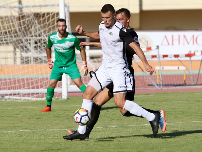 Καταλήγει στην ενδεκάδα