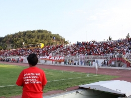 «Πρώτη» και φιλικά