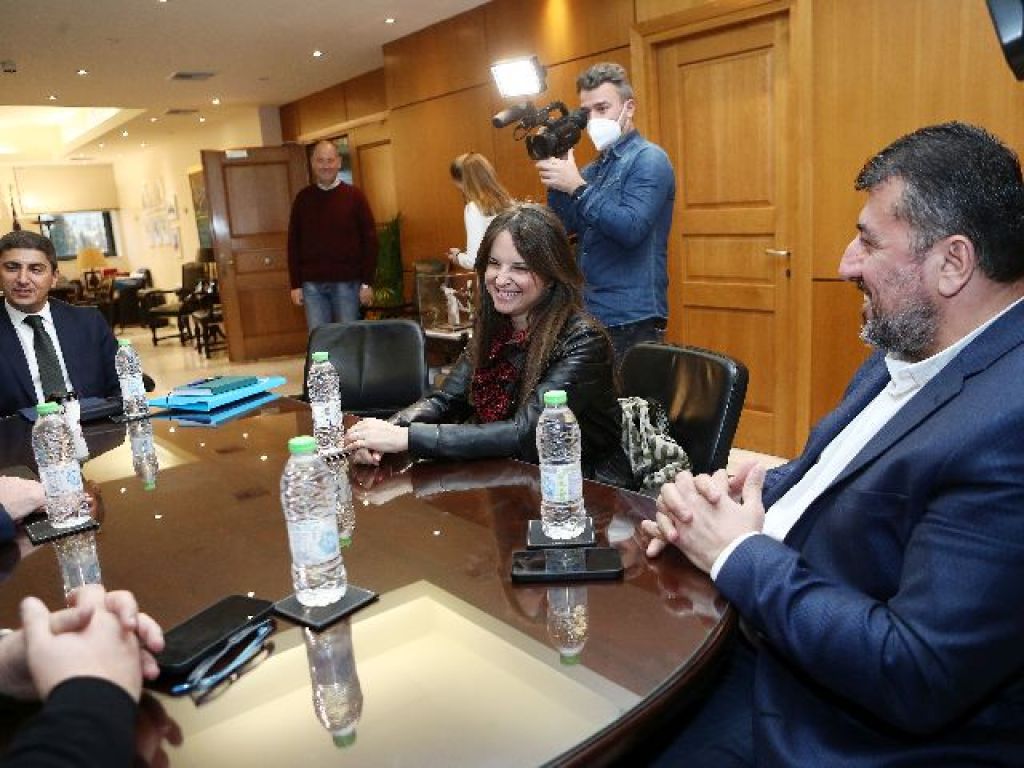 Ανάστατη με Αυγενάκη η SL2!