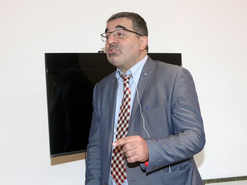 «Να τελειώνουμε με τον Ηρακλή…»