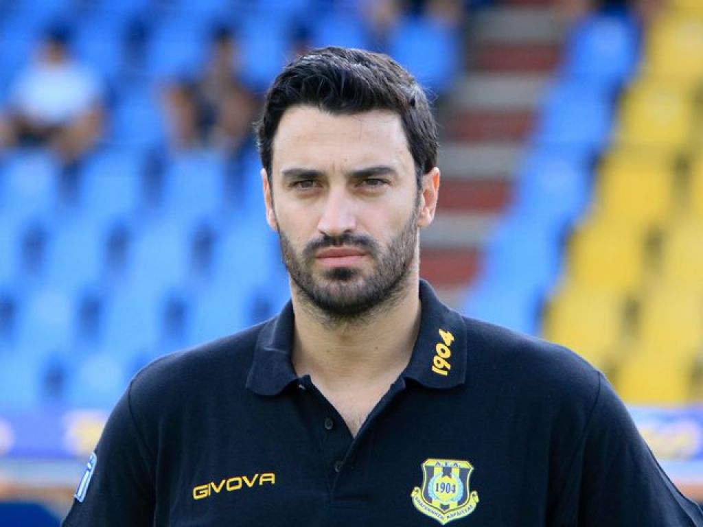 Ανακοινώνει Κοντοβά
