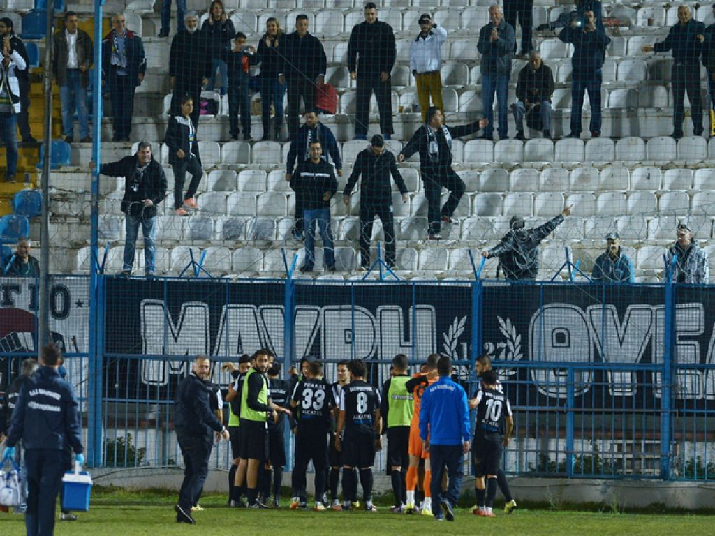 «Δεν αλλάζει τίποτα με τις παραιτήσεις»