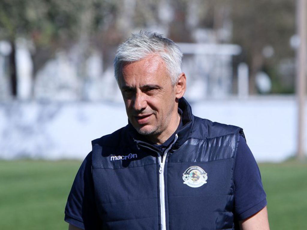 Στο γήπεδο με δέκα παλιούς