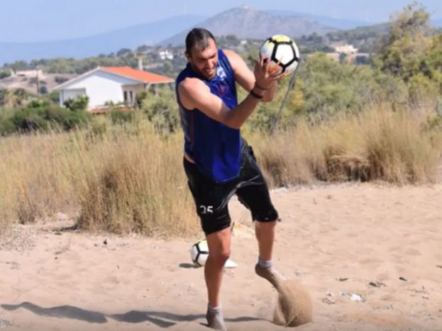 Η προπόνηση στην παραλία (vid)