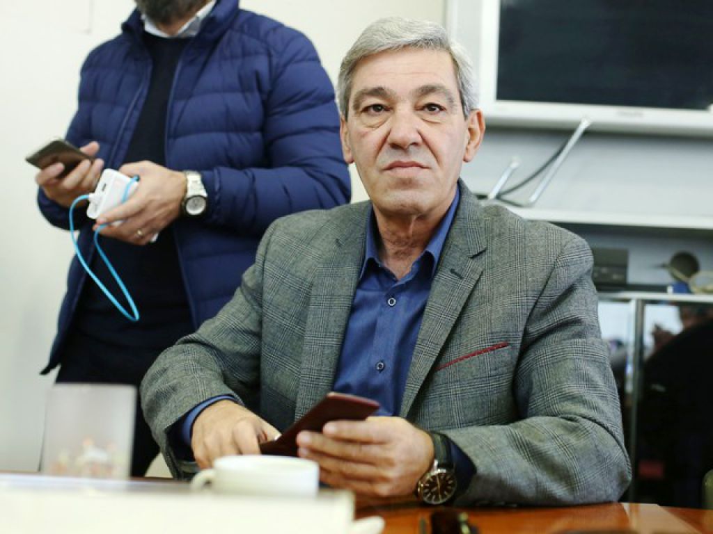 «Μας θεωρούν διεφθαρμένους»