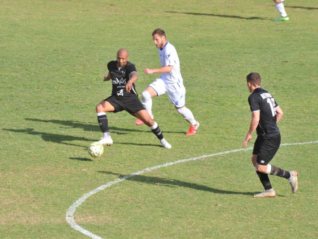 Θρίλερ και ισοπαλία στη Ρόδο