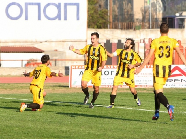 Κλείνει επιθετικό