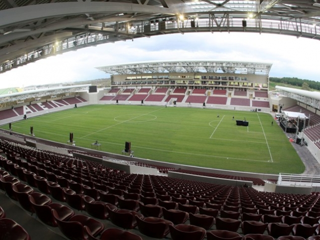 1 χρόνος AEL FC ARENA