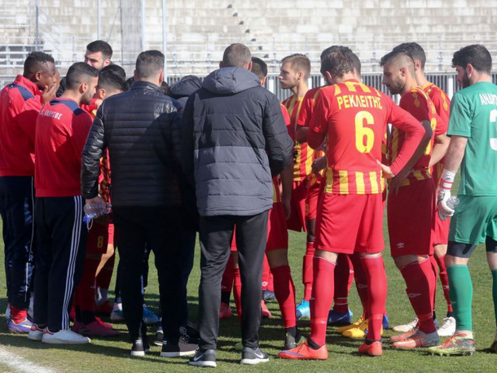 «Να περάσουν 40 μέρες για τη σέντρα»