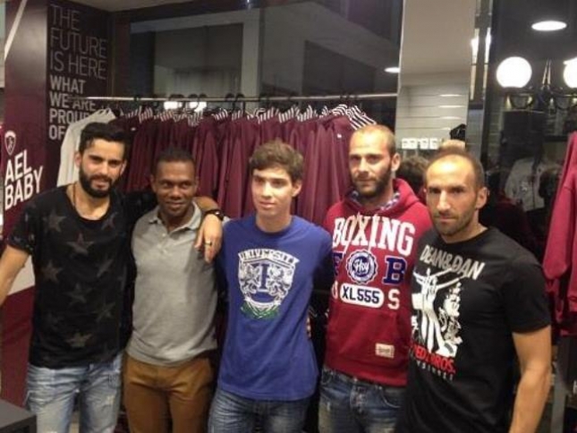 Καρέ στο AEL City Store