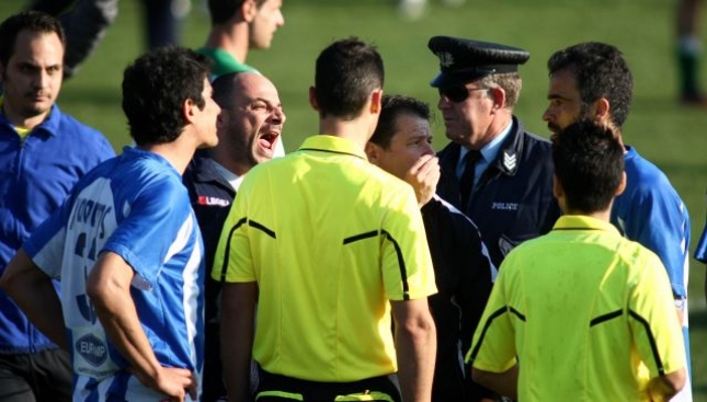 Ζήτησαν εξηγήσεις για Χατζάρα