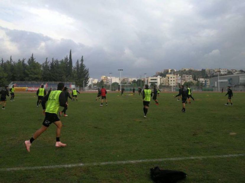 Δύο εκτός πλάνων