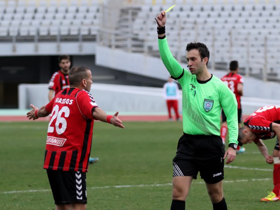 «Είμαστε άνδρες, φοράμε παντελόνια»