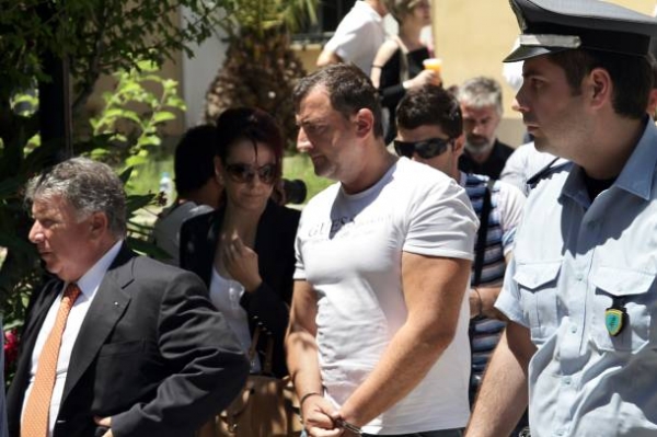 Αναβολή για λόγους υγείας