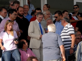 «Δίπλα η οικογένεια Βαρδινογιάννη»