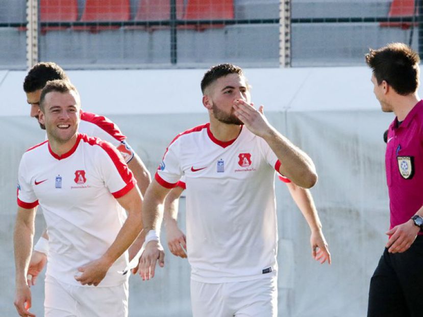 «Υποχρέωση η παραμονή»