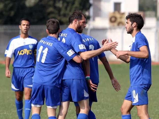Οκτώ συμβόλαια στον Φωκικό
