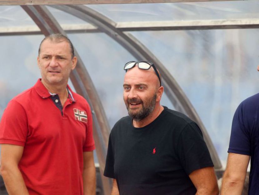 «Με… λουλούδια και φιλιά»