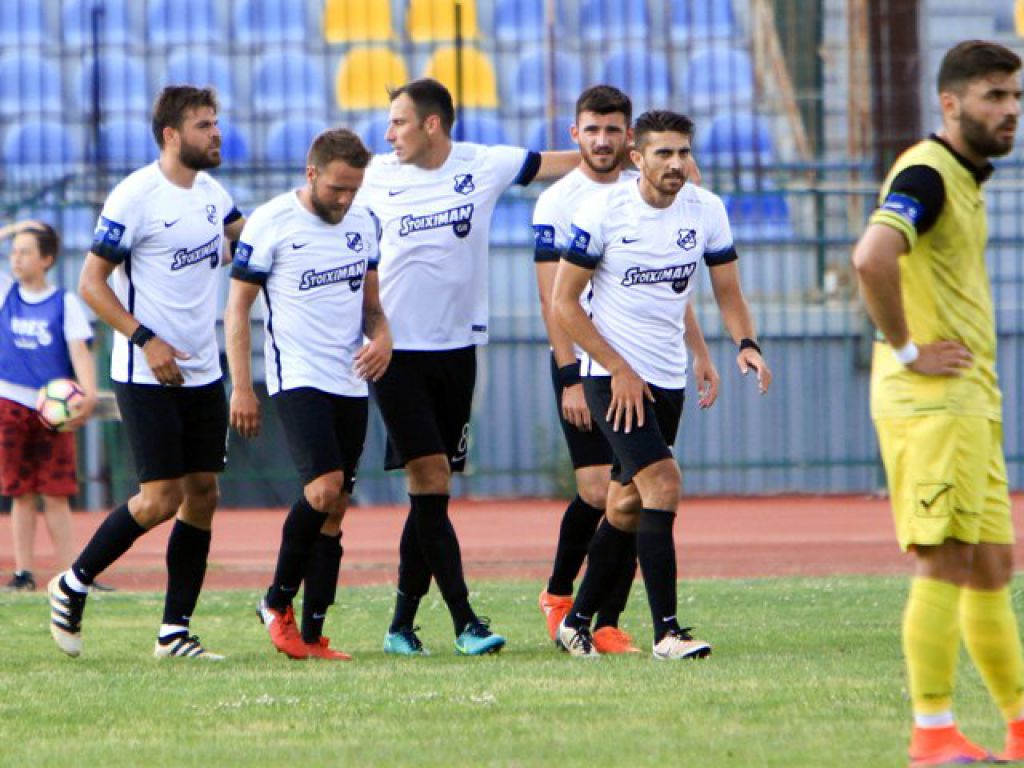 Να κλείσει με σερί