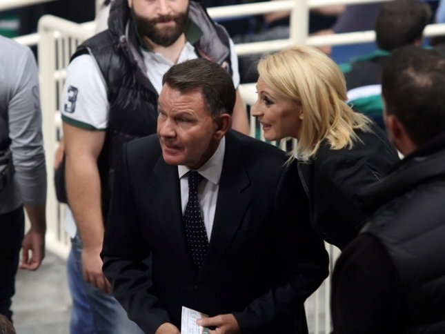 Κούγιας: «Αυτός είναι το σκουπίδι»