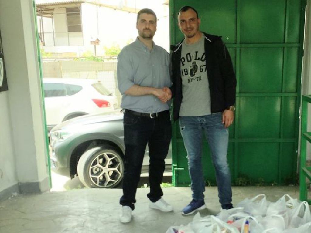 Συγκεντρώνει τρόφιμα ο Αγροτικός