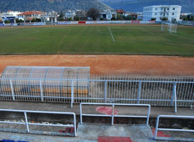 Συζητήσεις με επιχειρηματίες στον Φωκικό