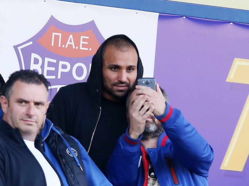 Αποσύρει την καταγγελία