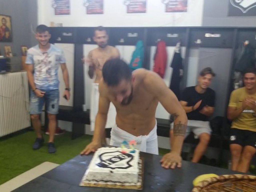 Κεράκια στα αποδυτήρια