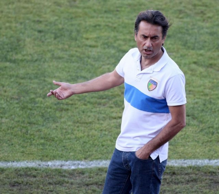 Μένει ο Χατζηνικολάου