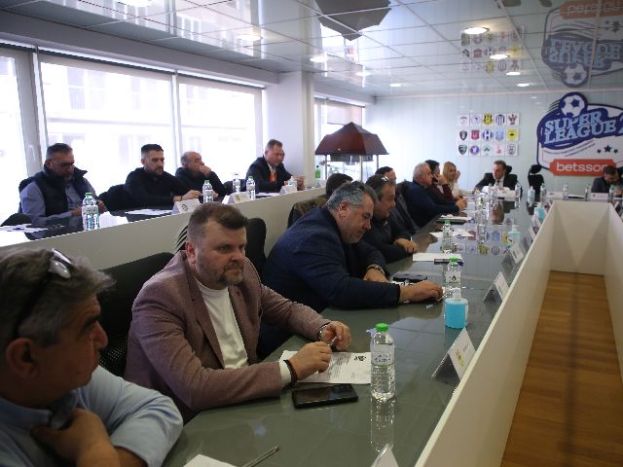 «Φέρνουμε έσοδα και παραιτείται»