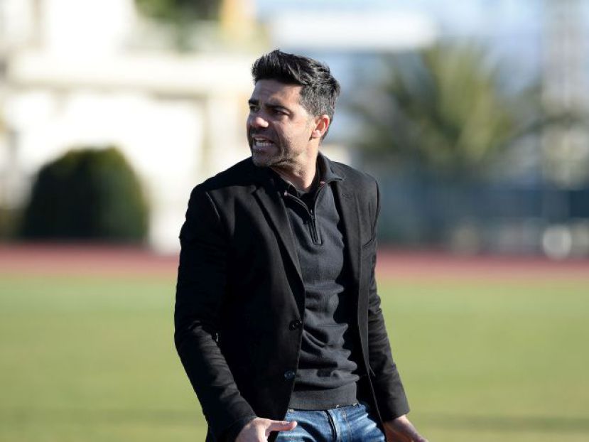 «Με πήρε από το λαιμό»!