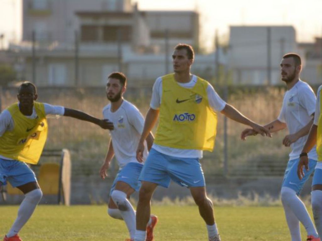 Υπέγραψε και προπονήθηκε
