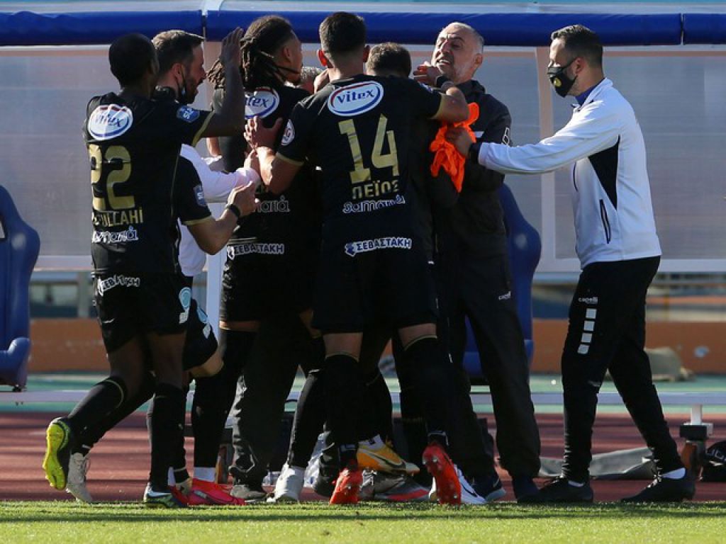 «Βόμβα» με Μπουρσέλη και 3×3